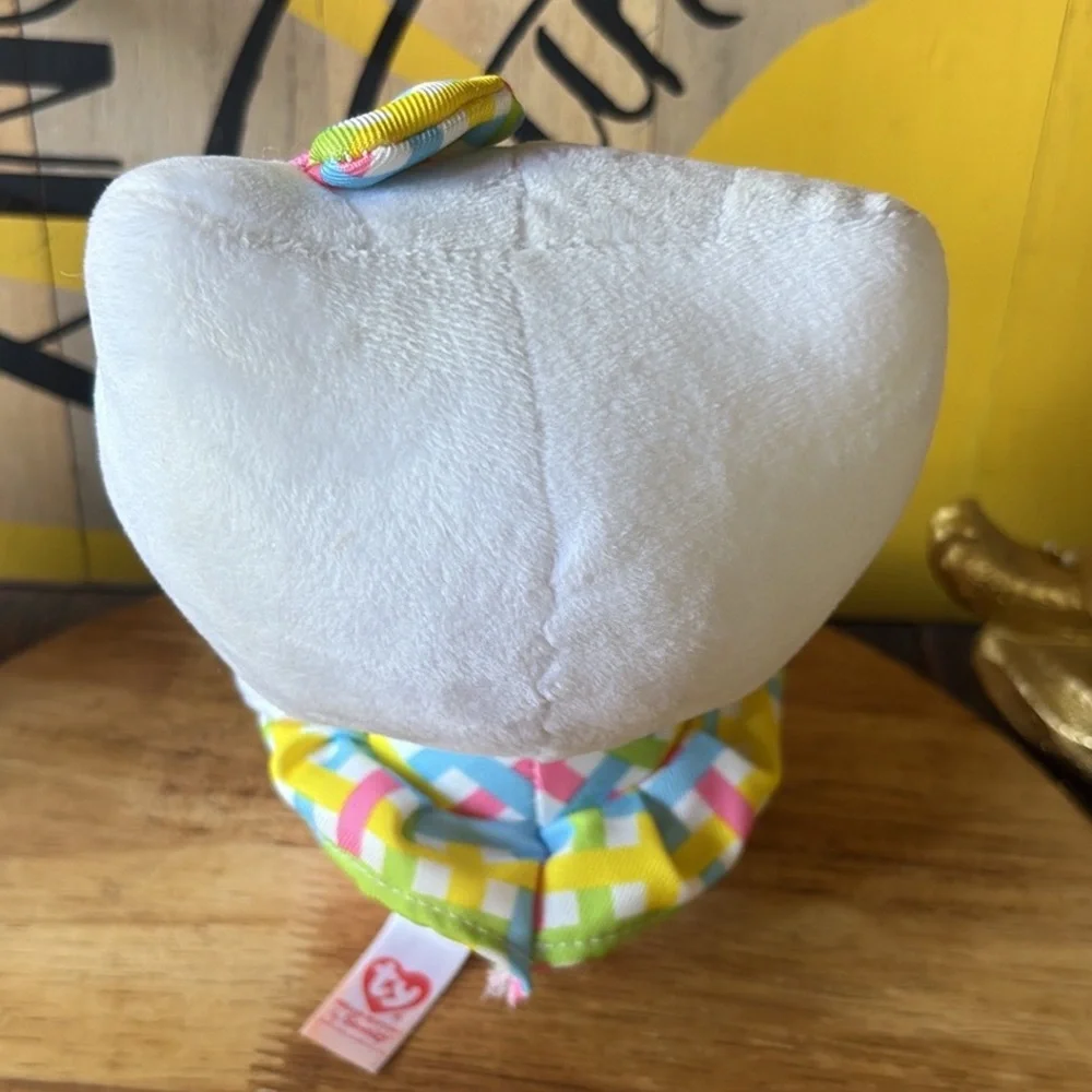 Ty Hello Kitty Sanrio Plush Holding Baby Chick 🐤 - Picture 8 of 14